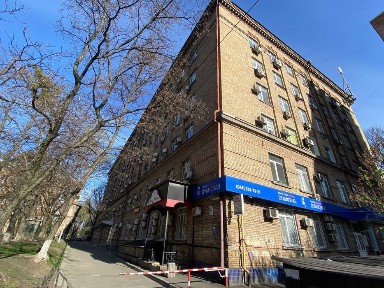 Київ, Печерський, вулиця Євгена Коновальця 31