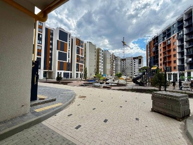 Продам чистову 1-кімнатну квартиру в ЖК Кельце. Район Вишенька. Можна під державні програми.