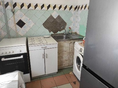 продам 2х комн квартиру на Марсельской