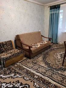 Алмазний, 2х кімнатна квартира на 2 поверсі.