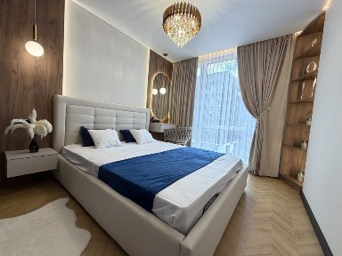 Продам шикарну, 1-кімнатну квартиру біля озера в ЖК Manhattan