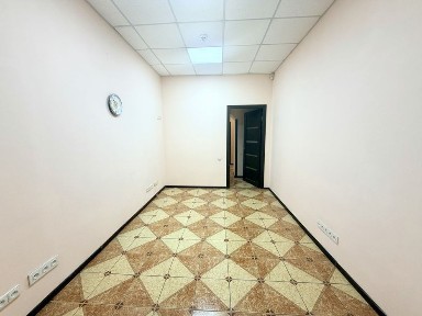 Оренда офісу 75 кв. Центр, вул. Кропивницького 18, метро Палац Спорту 8хв. ходьби