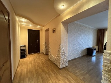 Ексклюзив! Продам VIP 3х кімнатну квартиру в місті Узин
