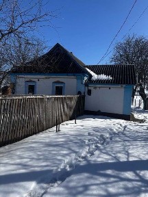 Продаж будинку та земельної ділянки с. Мелюшки, вул. Новоселівська, 16