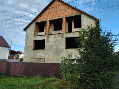 Ціну знижено! Продаю будинок у Свалява Закарпатської