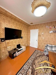 Продаж великої 4-к квартири в центрі міста