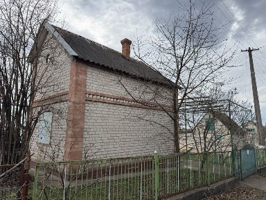 Продається двух поверхова дача біля Марьянівки.