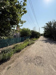 Продається будинок в центрально - міському районі.