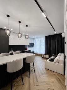 Оренда 1-кім. + кухня-студія з просторою терасою 30м², вул. Хмельницького, ЖК «Містечко Підзамче»