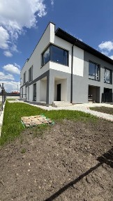 Котедж Солонка 130кв. м 2.5 сотки з центральними комунікаціями, гараж, готовий, можна вже робити ремонт