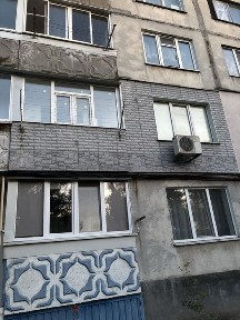 Продам 2-х кімнатну квартиру в центрі