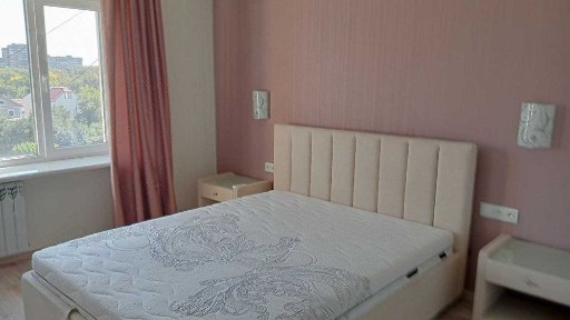 Продам трикімнатну квартиру в Центрально-Міському районі