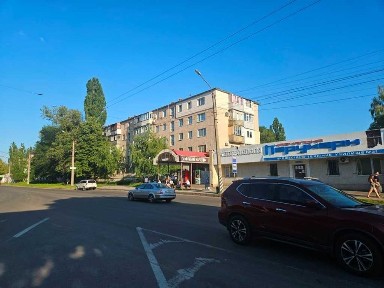 Оренда приміщення біля зупинки