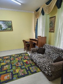 Сдаю 2к квартиру в центре с Агв есть автопарковка