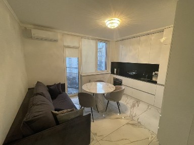Продам однокомнатную кв. Киев ЖК Ликоград.