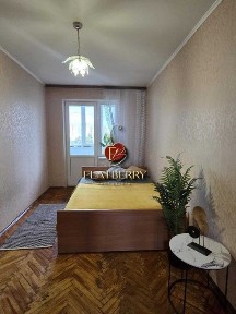 Київ, Леся Курбаса просп., 4