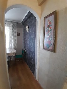 Продам 1 кімнатну квартиру з меблями і технікою (розглядаємо всі держ програми)