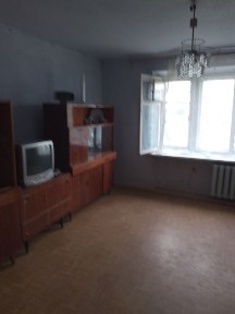 Продається 2 кімнатна квартира в Лісках