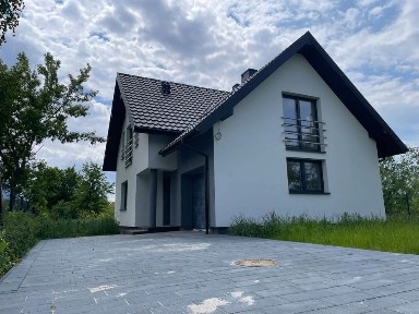 Дім 136м², 2 поверхи, фасад, стіни, вікна, двері