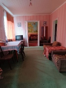Продам 1/2будинку можна під програми та земельну ділянку 7сот.
