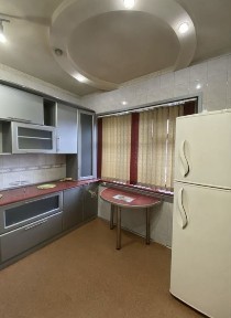 Здаю в оренду 4к будинок в Центрі
