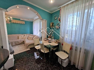 Продаж 3-кімнатної квартири 68 м², 200 річчя Кривого Рога просп., 15