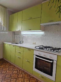 Ціну знижено. Двушка з міжповерховою кладовою та підвальним приміщенням в районі площі 700-річчя