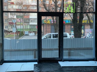 Оренда фасадних приміщень 56 та 173 м2