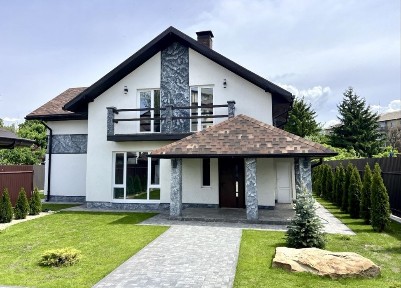 Самий центр м. Бориспіль будинок 165 м. кв.