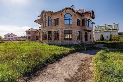 Продажа 2-этажного дома в с. Зазимье, Броварской р-н