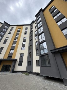 Продаж 2-х кімнатної квартири з частковим ремонтом в Жк «Затишний»