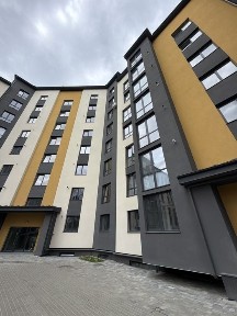 Продаж 2-х кімнатної квартири з частковим ремонтом в Жк «Затишний»