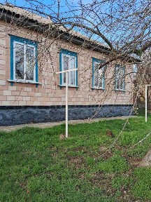 Будинок у центрі м. Корсунь-Шевченківський (біля центрального ринку)
