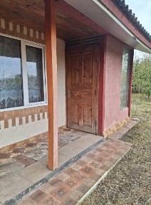 Цегляна дача в місті