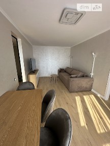 Здам подобово 2к квартиру на вул. Академіка Стражеска 11 • ID 34375784