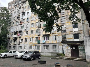 Продам 1 комнатную Тополь 2 под ремонт