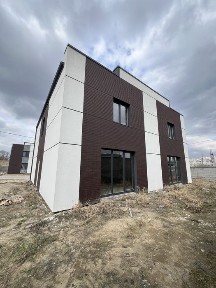 Продам котедж з централізованими комунікаціями, можливе розтермінування, без комісіі, район Макарова