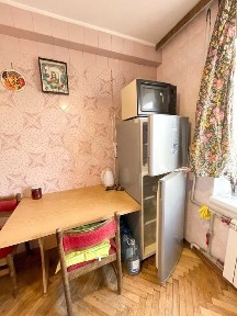 Роздільна 2-х кім. на Оболоні за 2 хв. пішки від метро Героїв Дніпра