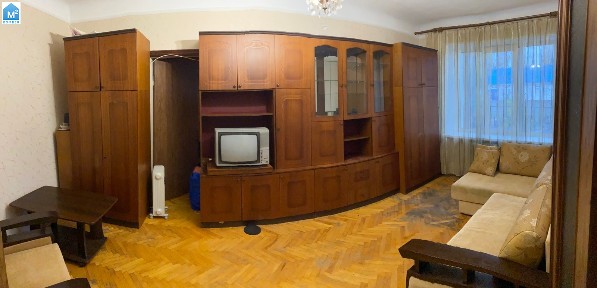 Хороше розташування - Київ, Соцмісто, Івана Сергієнка, 17.Метро Чернігівська пішкі 15-17 хвиин. Дарницька площа 3 хвилини.