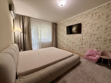 Продам 2-кімнатну квартиру, 56 м² | Троєщина, Деснянський р-н просп. Червоної Калини, 40