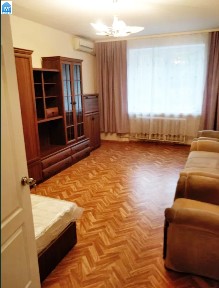 Київ Голосіївський район вул. Васильківська 18