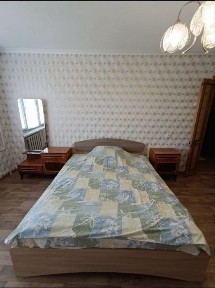 Однокомнатная квартира низ Поля Руденко безопасный этаж