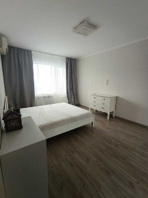 Київ, Правди просп., 64