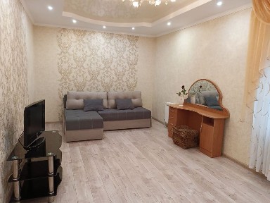Затишна квартира біля СНАУ - просто заносьте особисті речі!