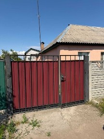 Продаж 1/2 будинку в м. Черкаси з власною ділянкою та гаражем р-н Шкільна