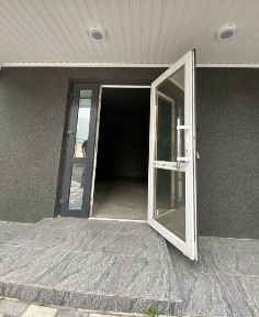Продам приміщення в центрі міста.