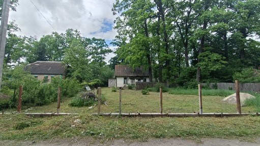 Пів будинку по ціні землі