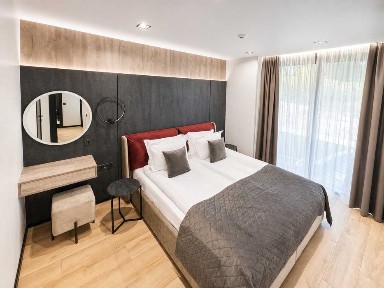 Статусна нерухомість у центрі Буковелю - готель GLACIER PREMIUM APARTMENTS. Вихід на спуск 14