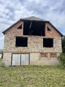 Недобудова 130 м2 приват ділянка 10 соток Берегово вул. Буча