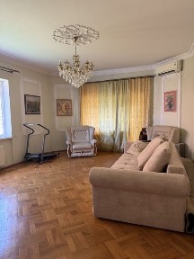Сдам дом на 7 ст Фонтана 4 ком двор гараж 800 уе